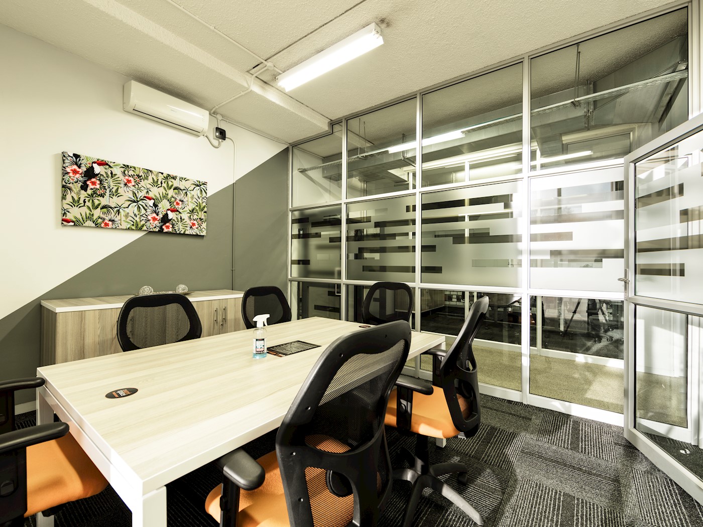 Shezi Meeting Room